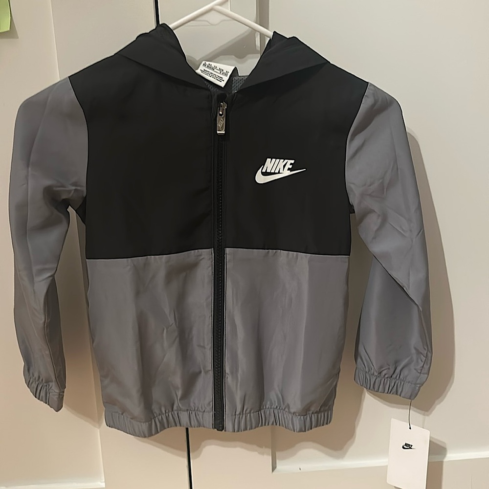 NIKE Kids' Split Futura Raglan Windrunner Jacket (Little Kid)